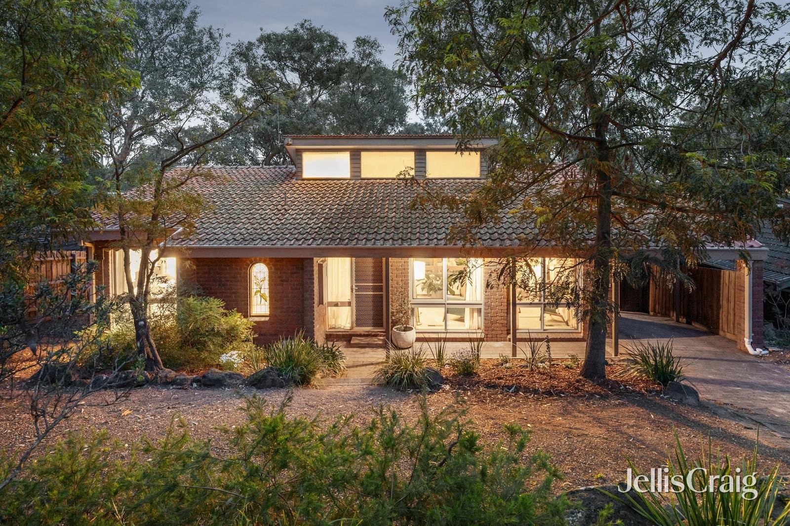 13 Ashdale Grove, Eltham image 1