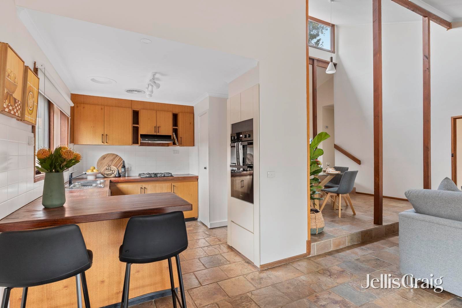 13 Ashdale Grove, Eltham image 4