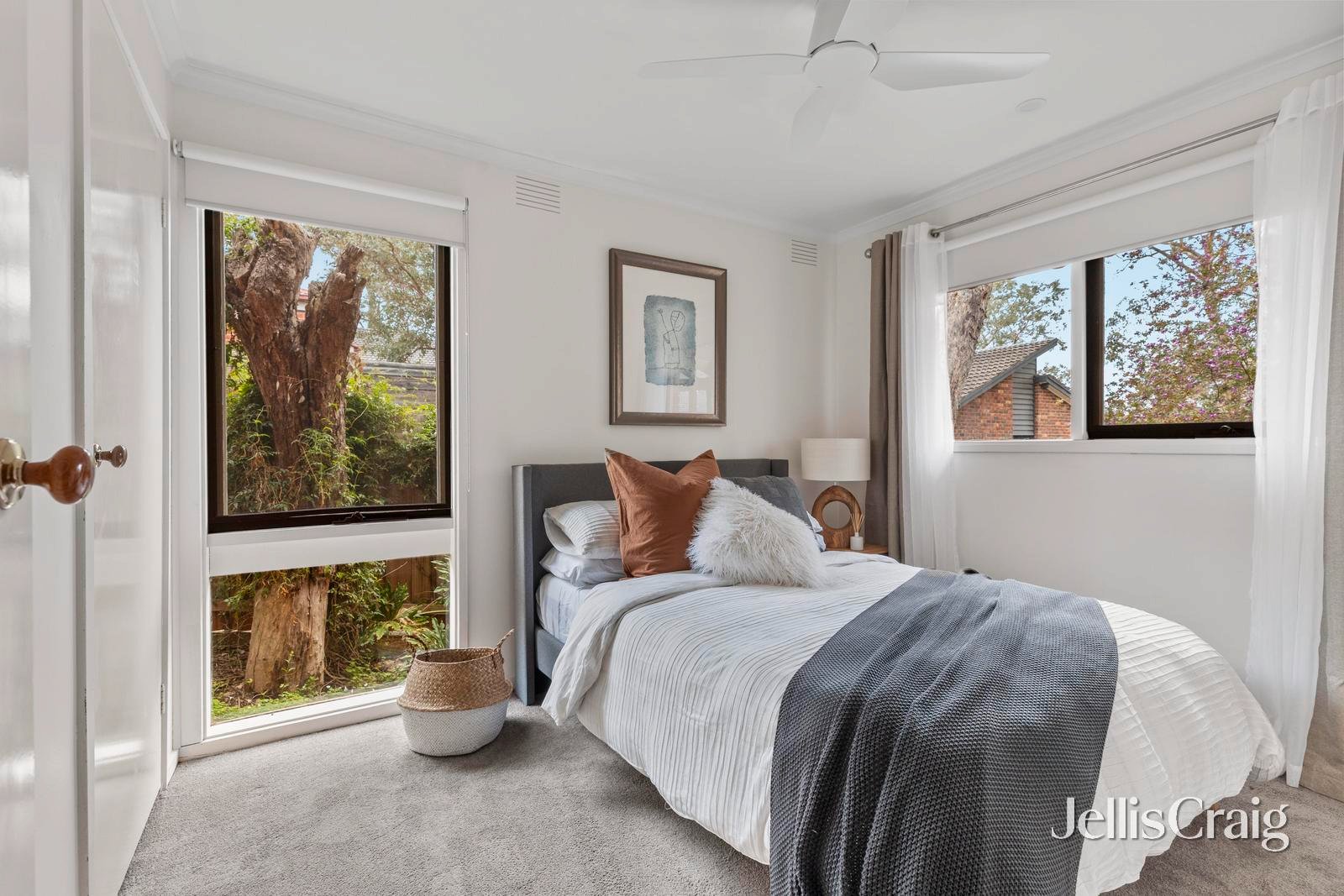 13 Ashdale Grove, Eltham image 9