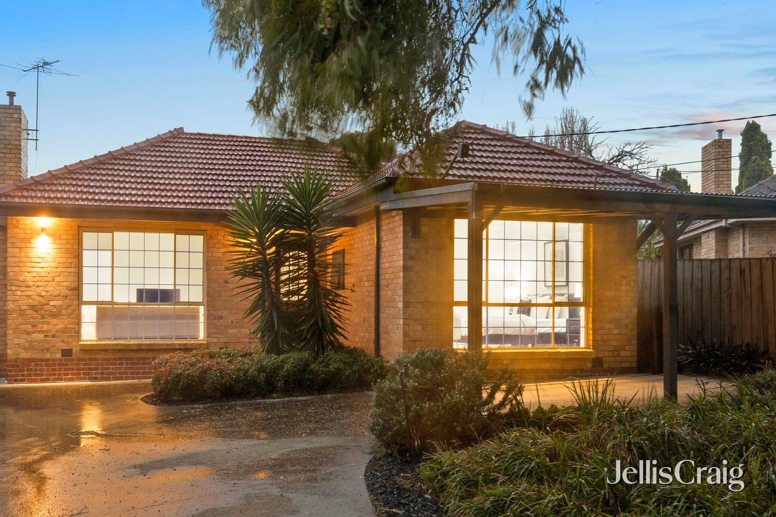 1/3 Ashleigh Court, Cheltenham image 1