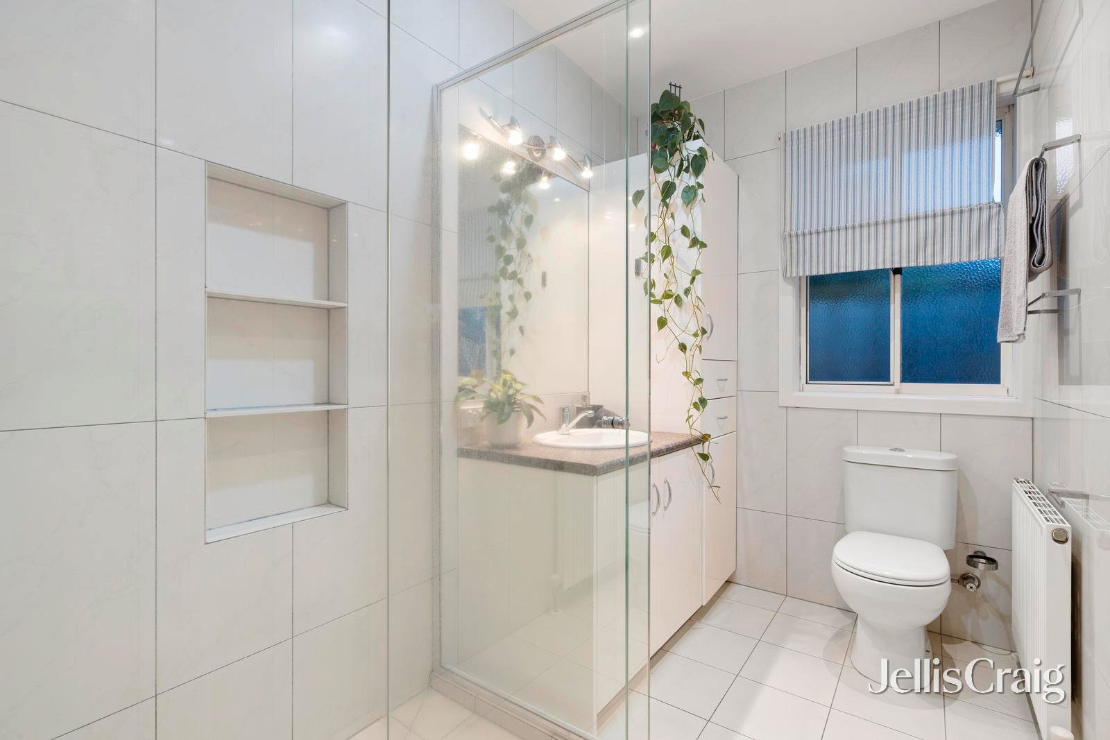 1/3 Ashleigh Court, Cheltenham image 9