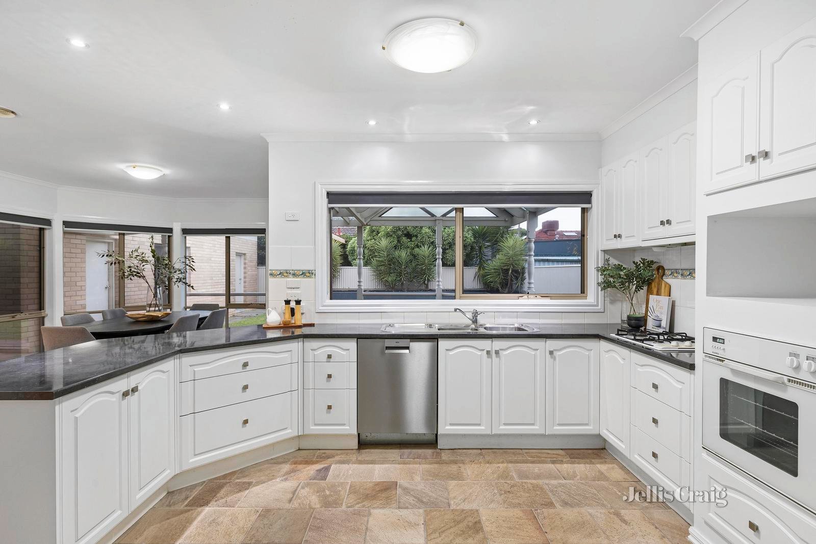 13 Ashmore Road, Forest Hill image 7