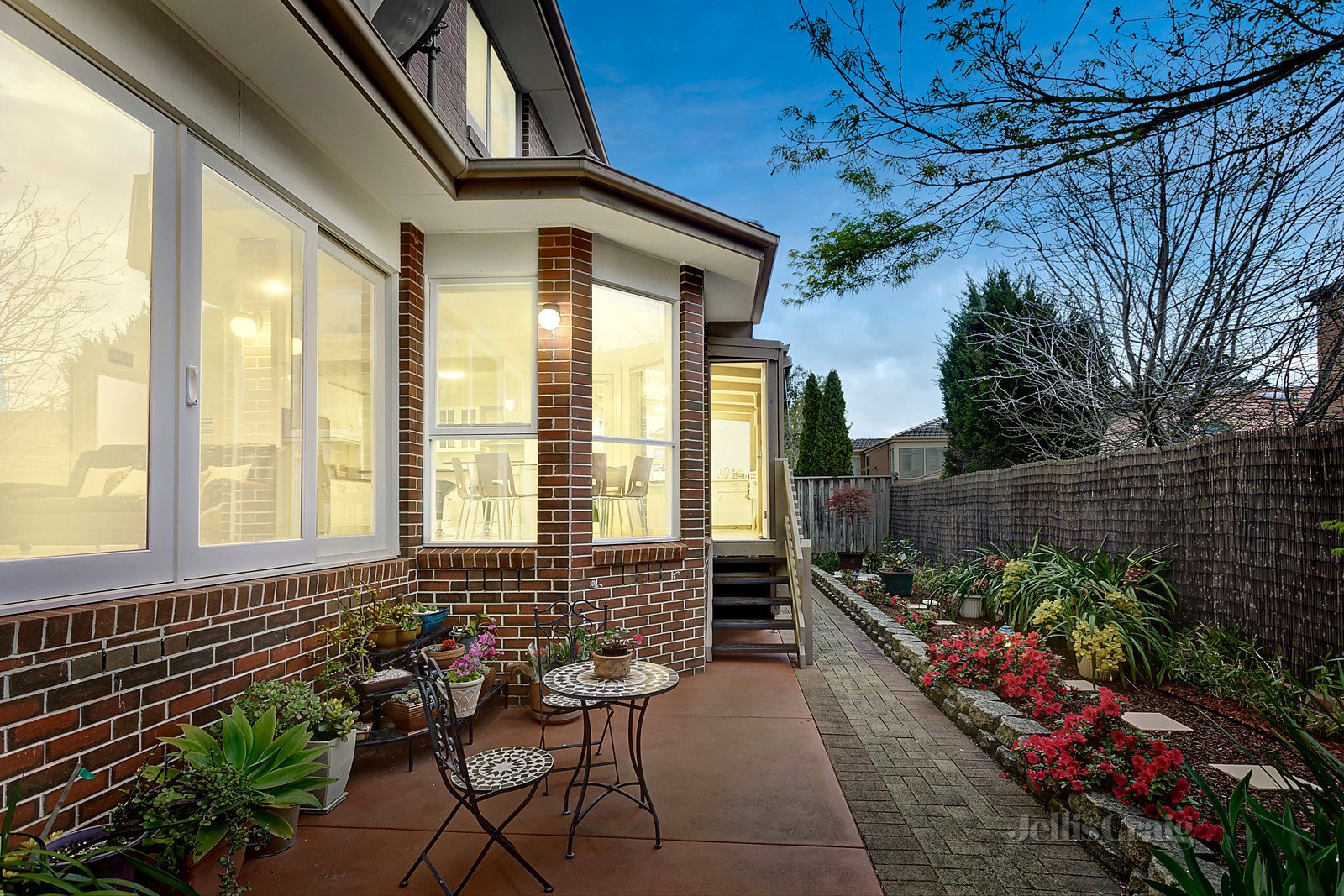 13 Avendon Boulevard, Glen Waverley image 10