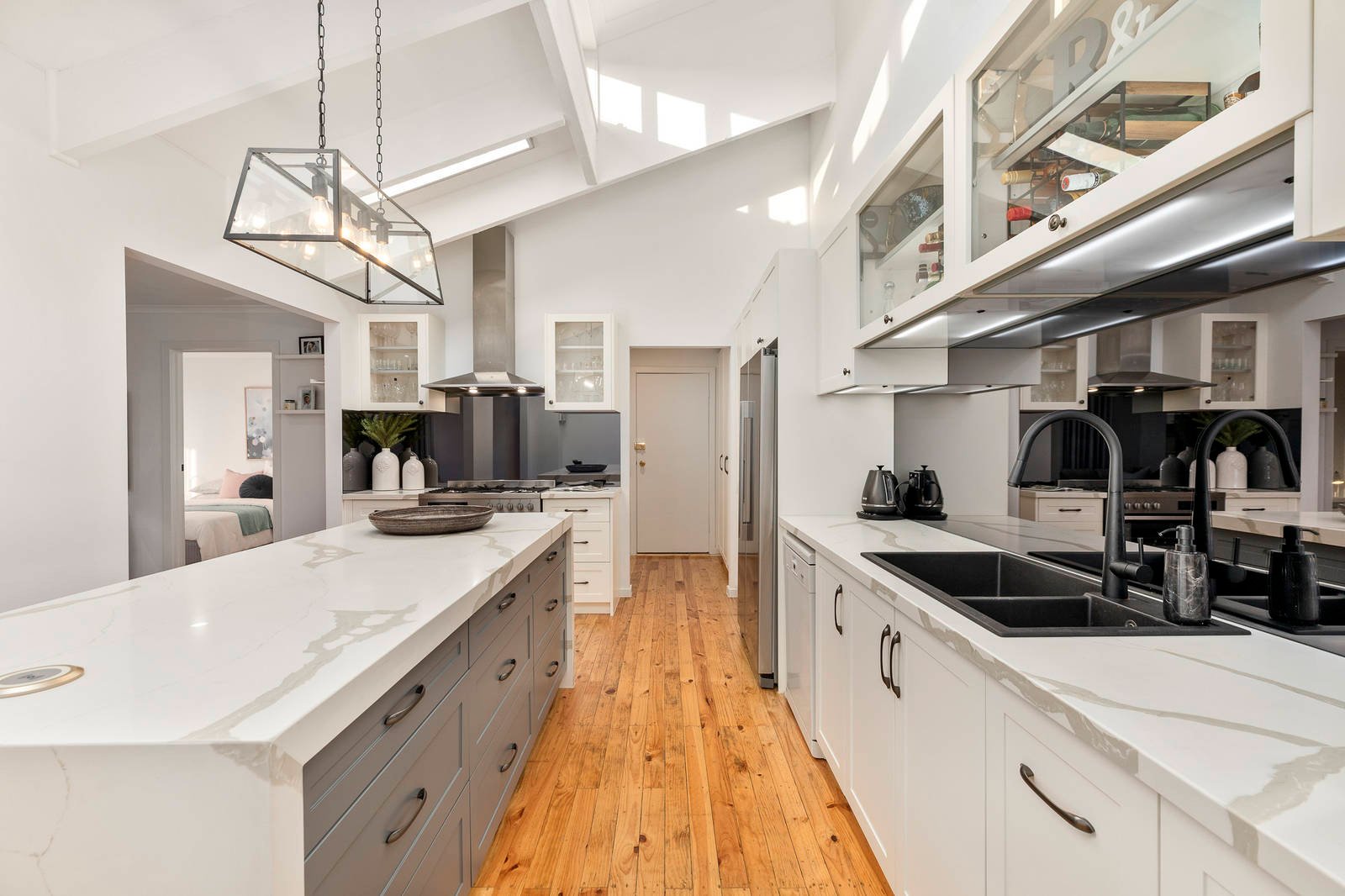 Property Gallery - Main Image
