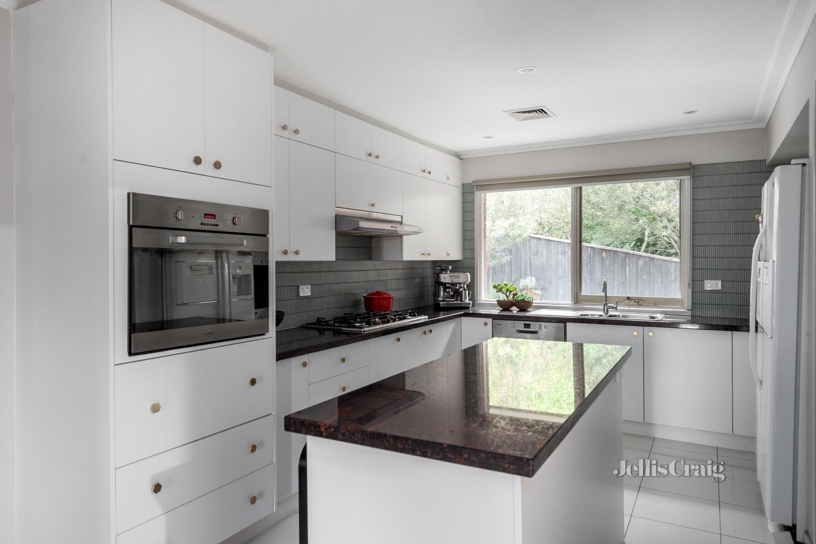 13 Barriedale Court, Eltham image 5