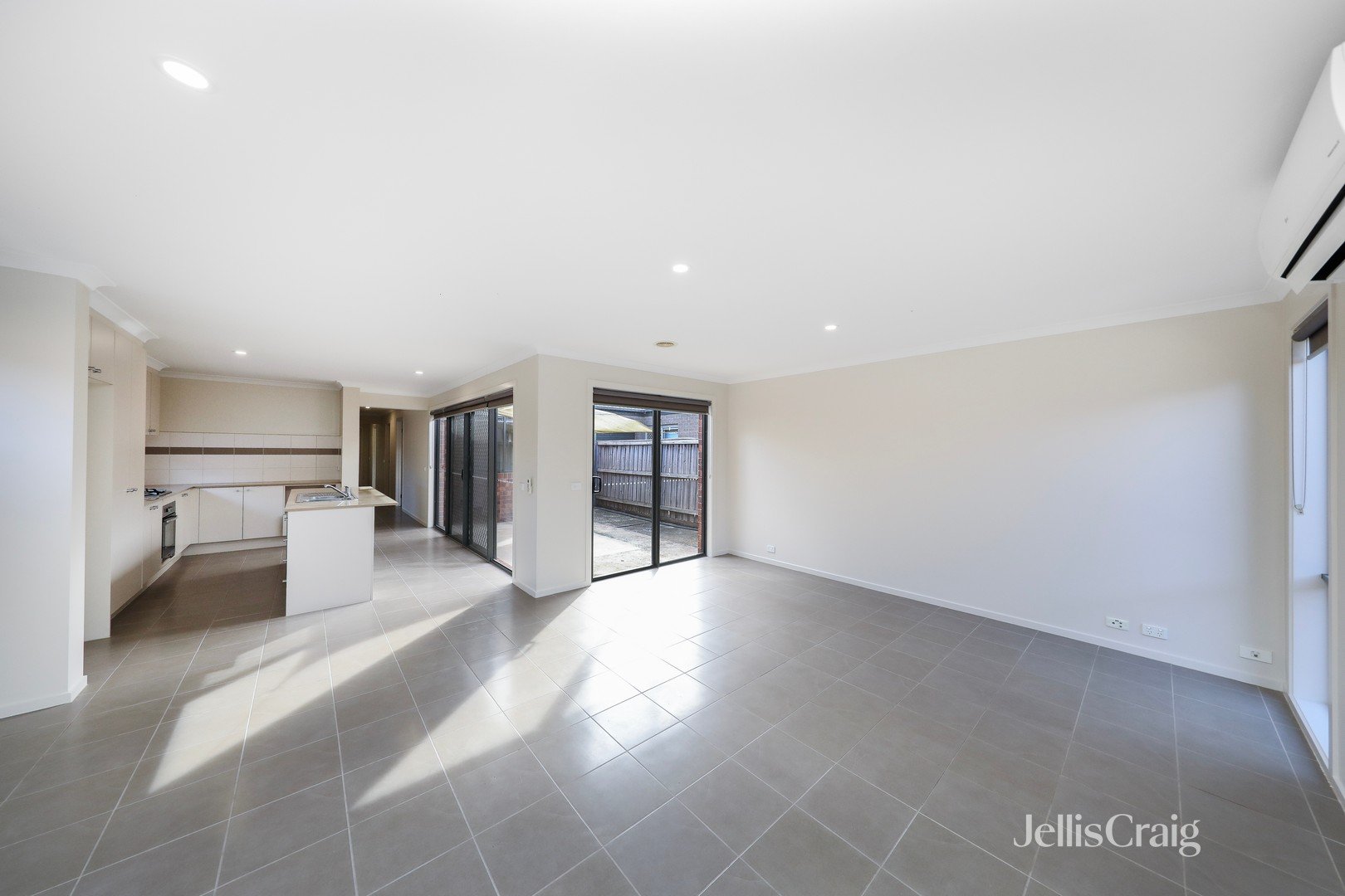 13 Bianca Boulevard, Tarneit image 4