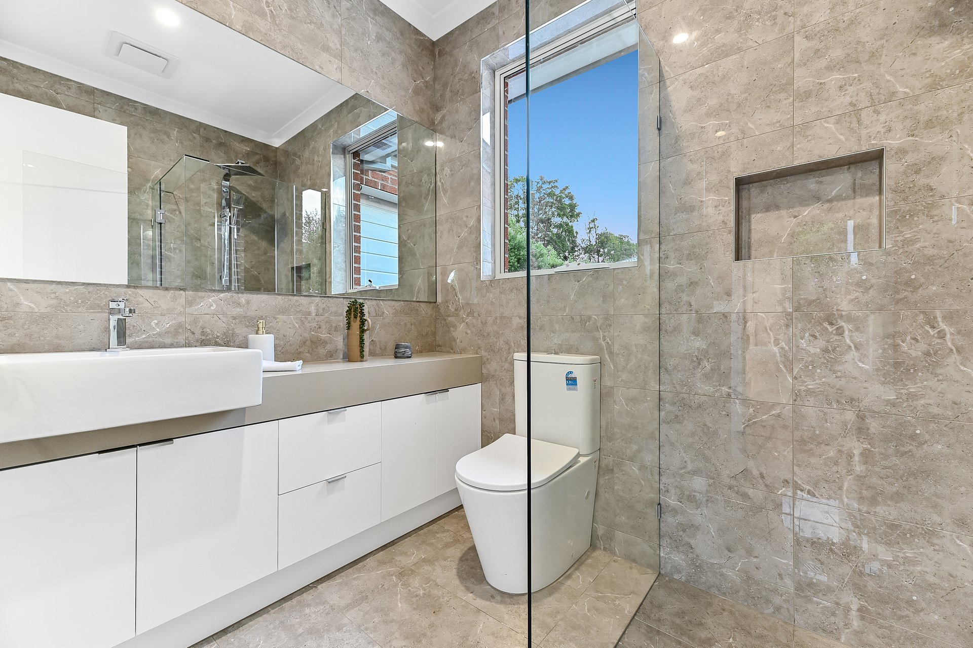 1/3 Boriska Court, Glen Waverley image 8