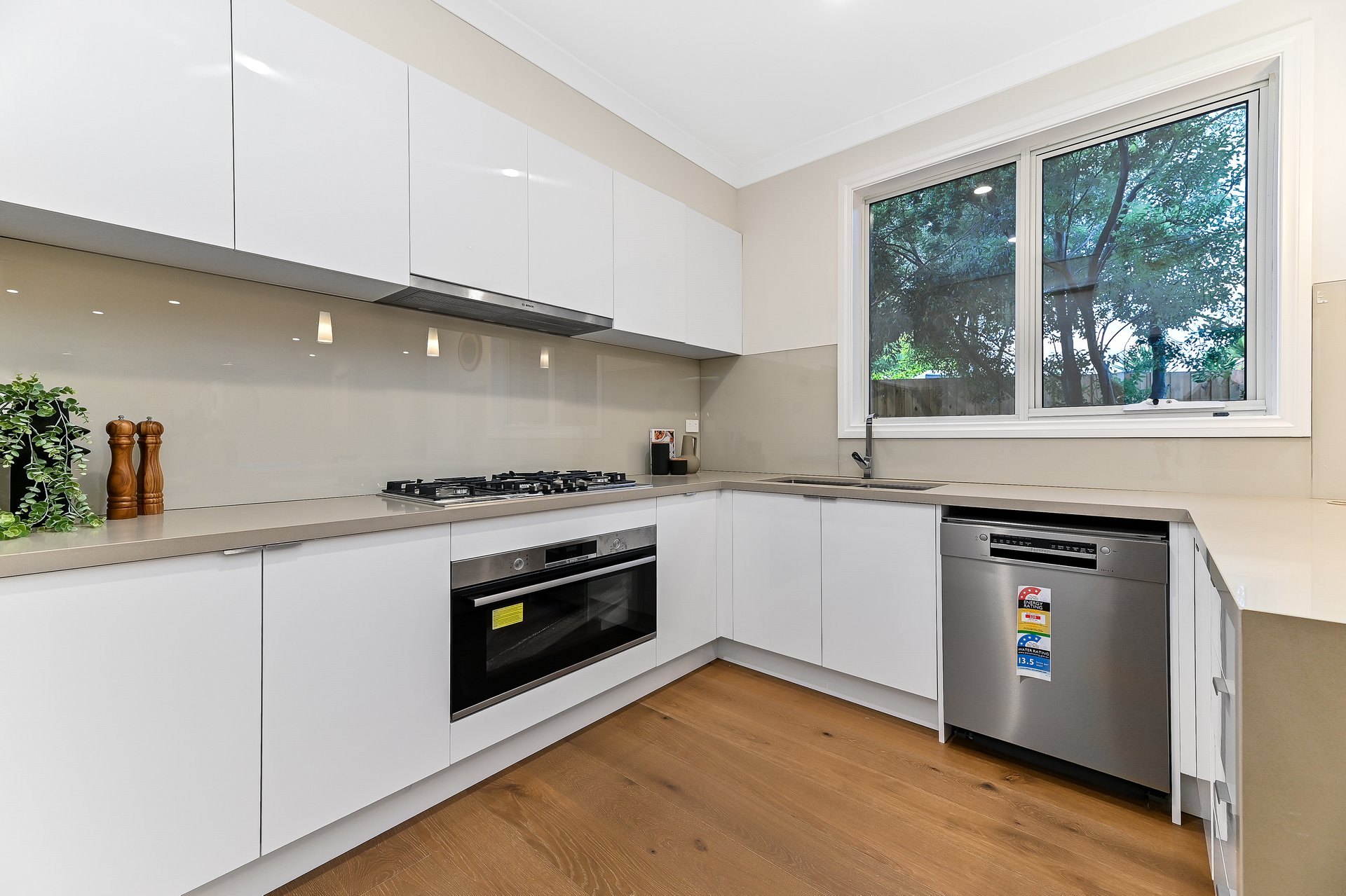 1/3 Boriska Court, Glen Waverley image 18
