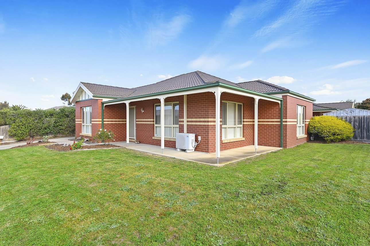 13 Bracknell Court, Lara image 1