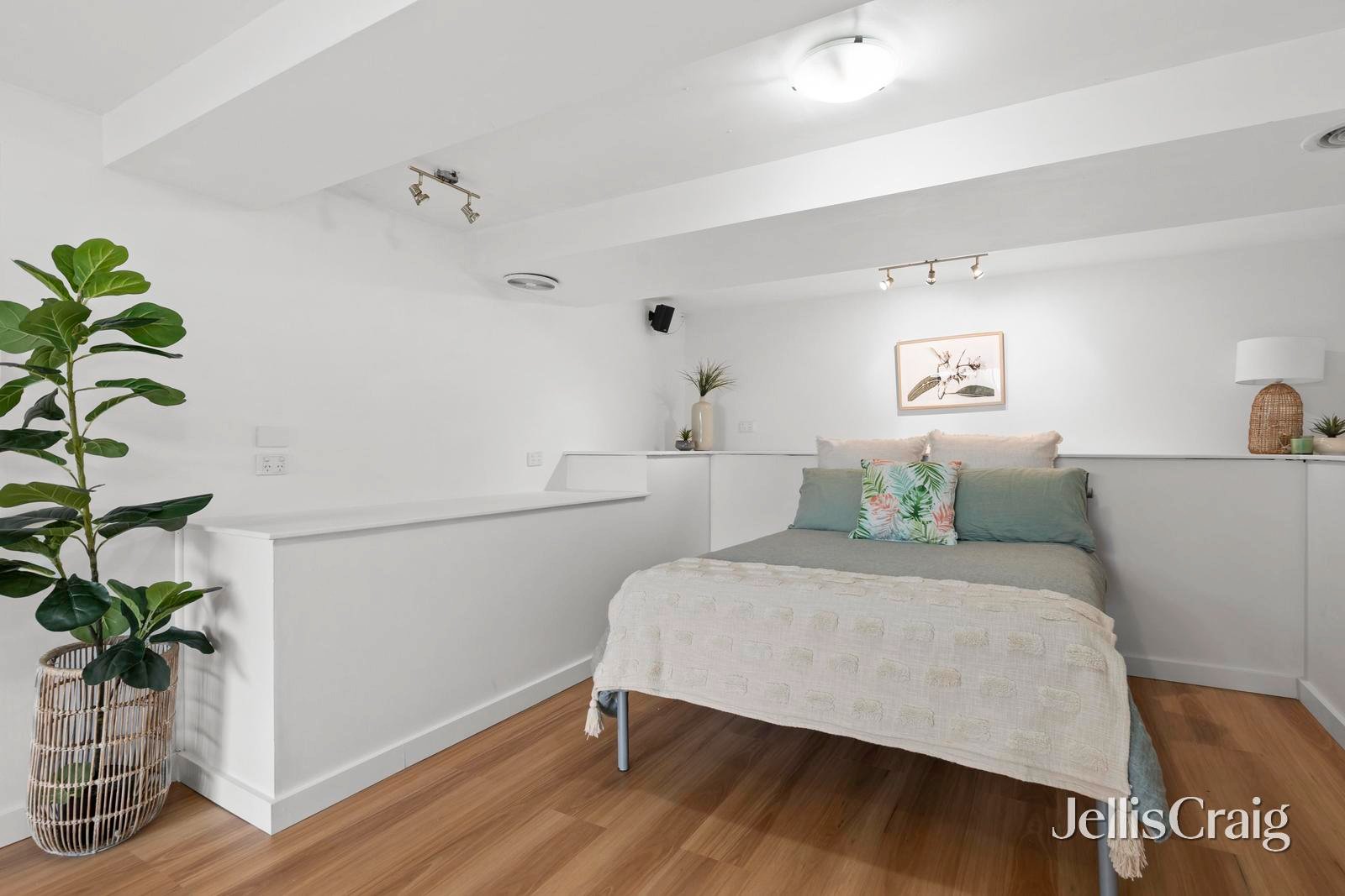 1/3 Brambleberry Lane, Chirnside Park image 8