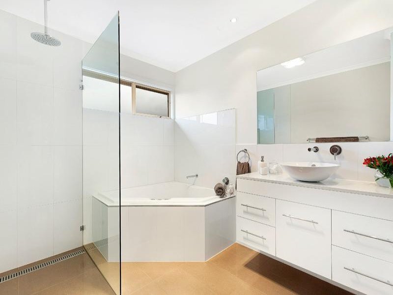 13 Byron Street, Box Hill South image 6