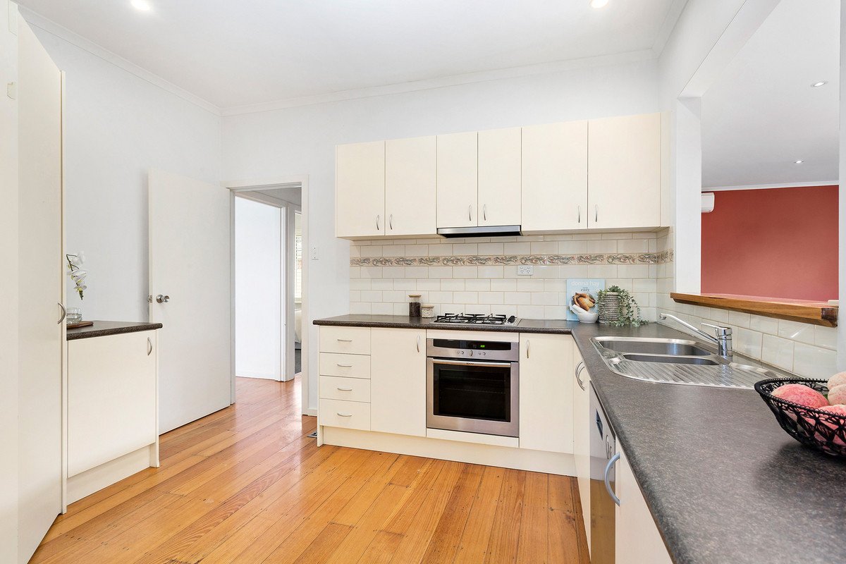13 Byron Street, Box Hill South image 6
