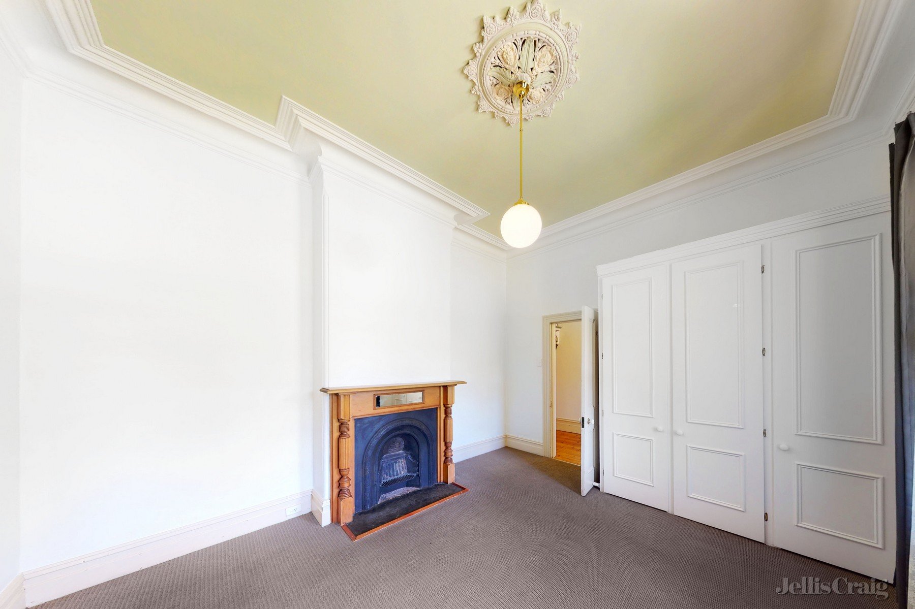 13 Byron Street, Moonee Ponds image 1