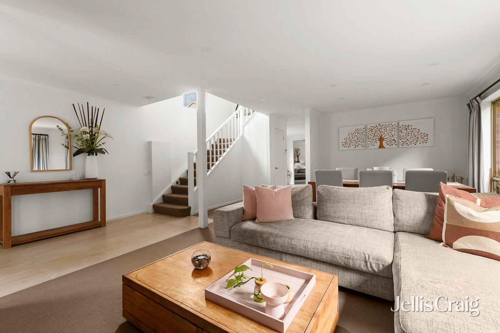 1/3 Carmen Close, Eltham image 4
