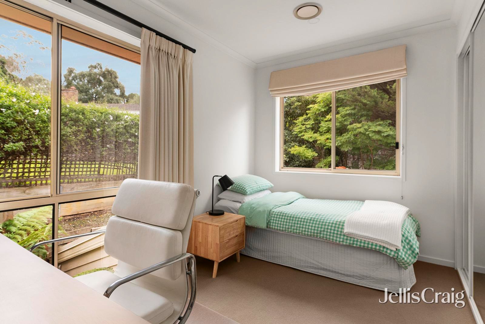 1/3 Carmen Close, Eltham image 12