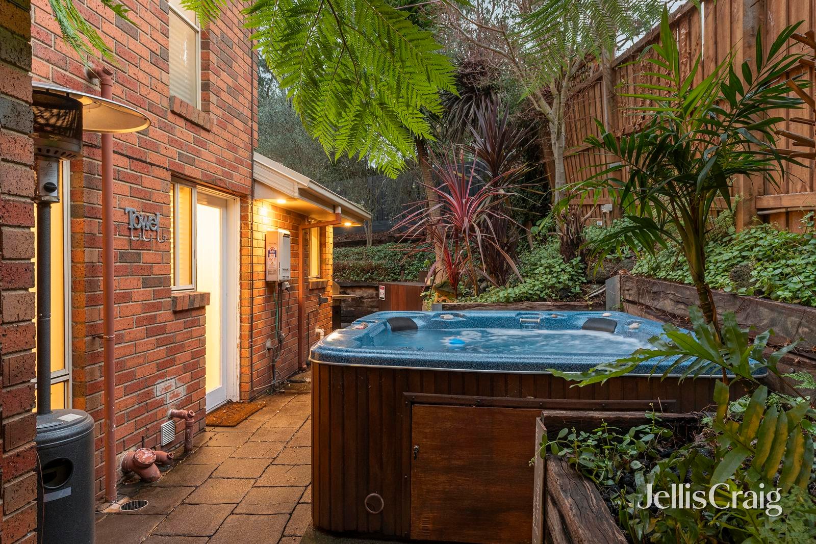 1/3 Carmen Close, Eltham image 17