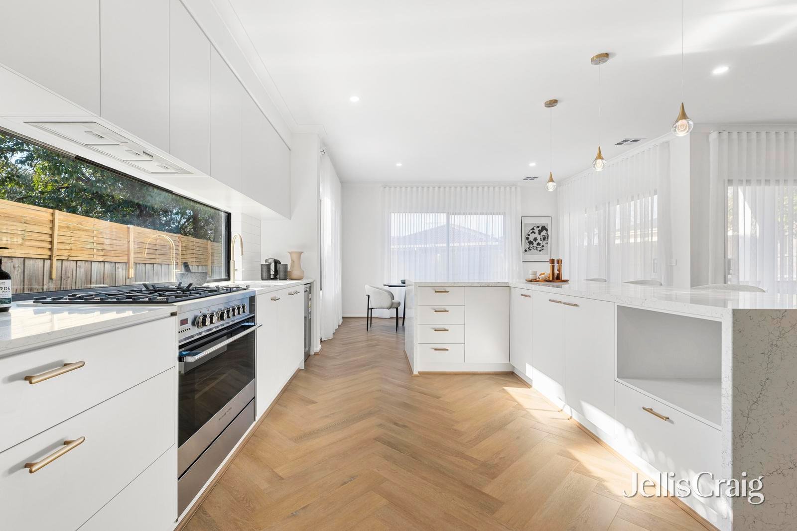 13 Catherine Avenue, Mount&nbsp;Waverley image 7