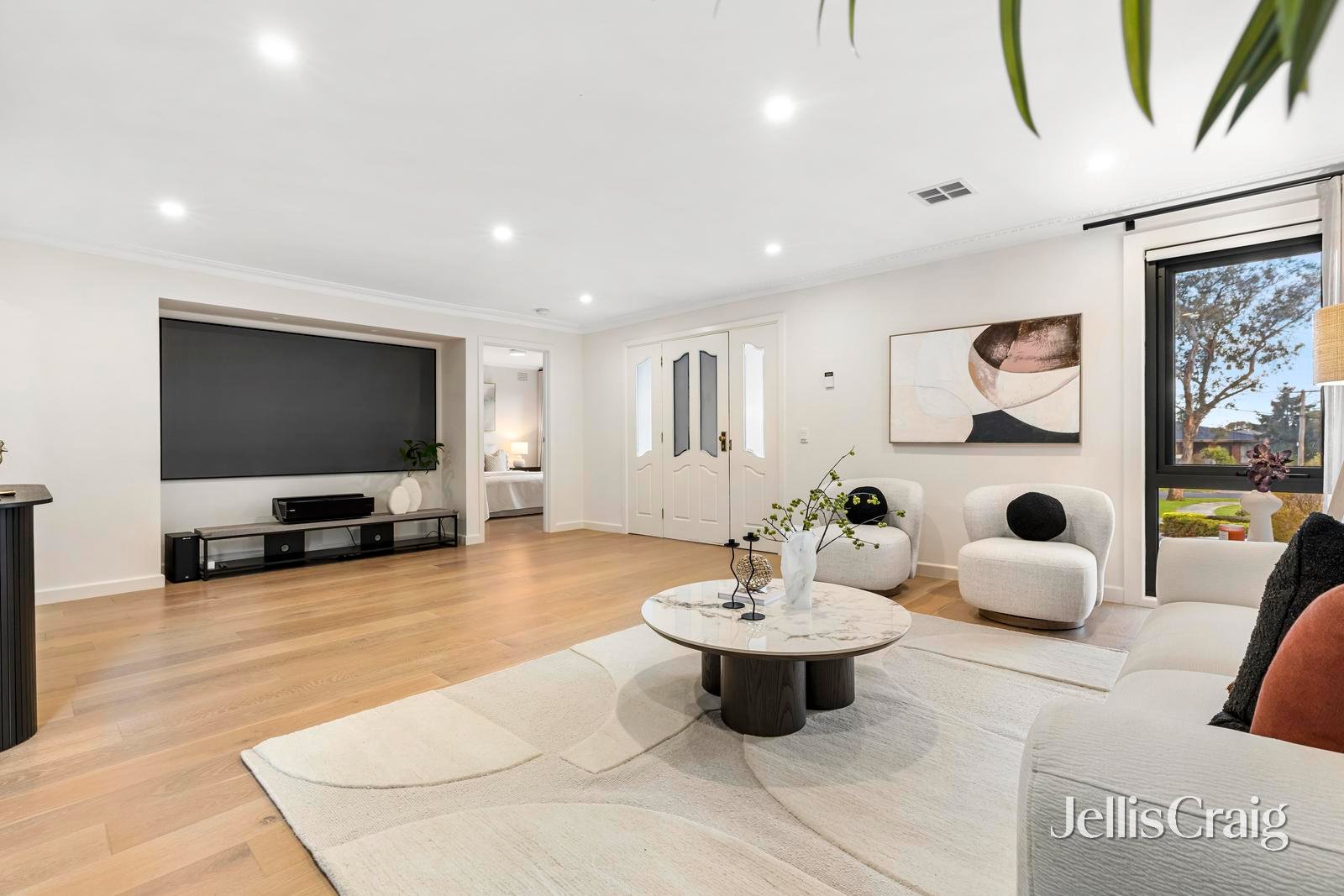 13 Cezanne Crescent, Wheelers&nbsp;Hill image 2