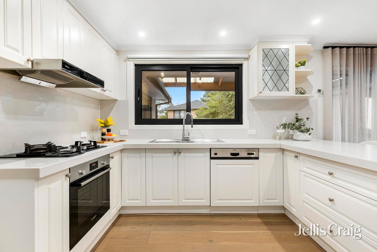 13 Cezanne Crescent, Wheelers&nbsp;Hill image 4