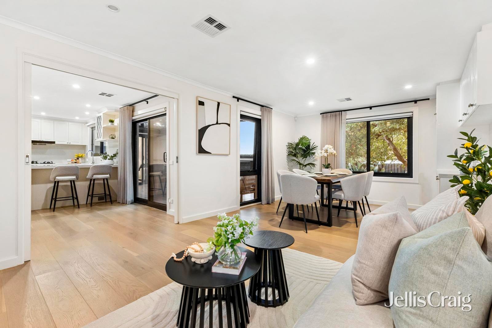13 Cezanne Crescent, Wheelers&nbsp;Hill image 8