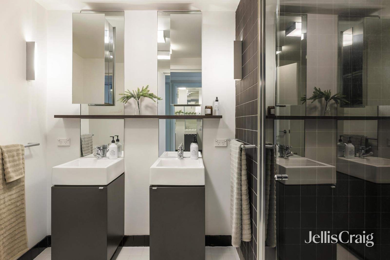 1/3 Chapel Mews, South&nbsp;Yarra image 8