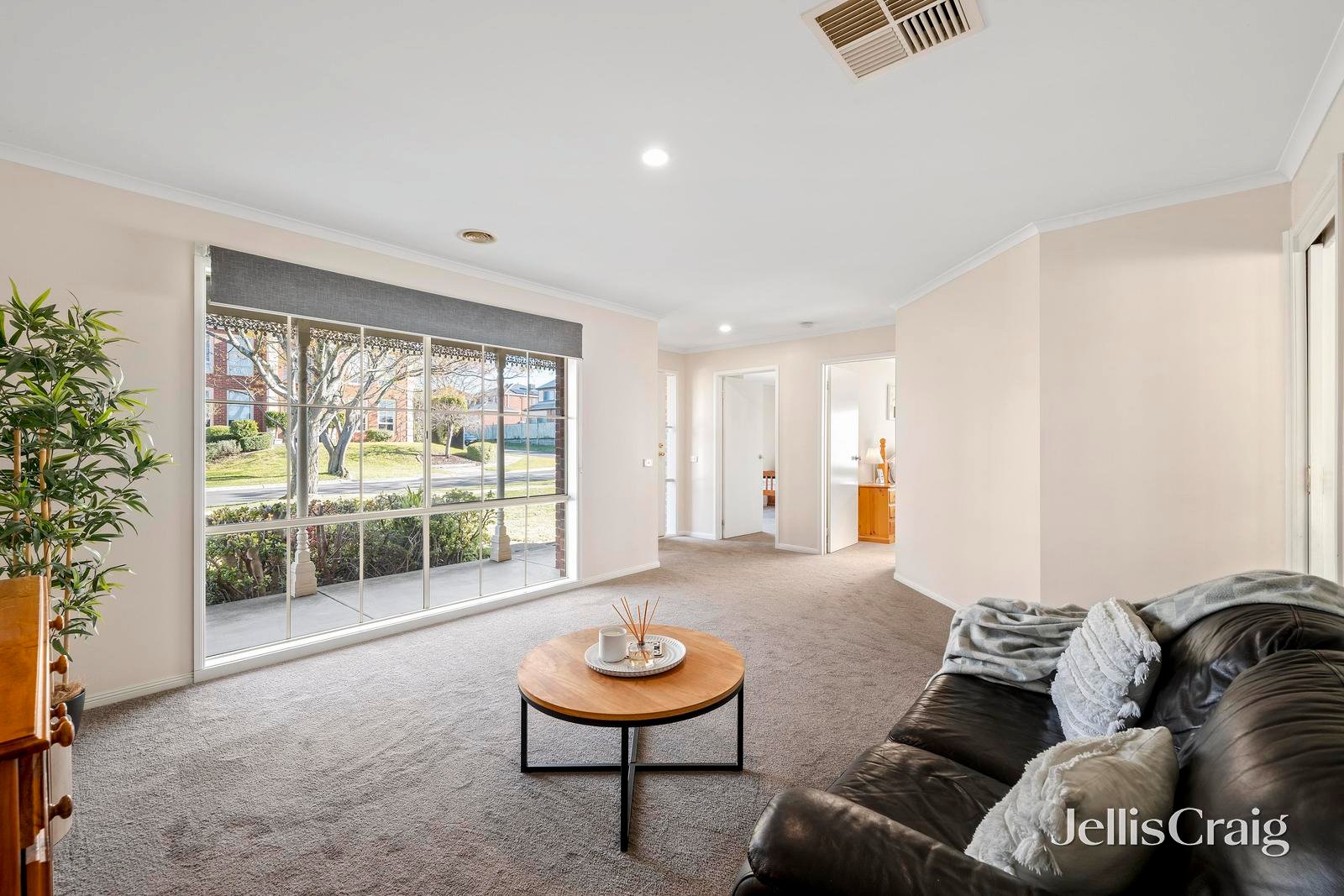 13 Chester Street, Lilydale image 2