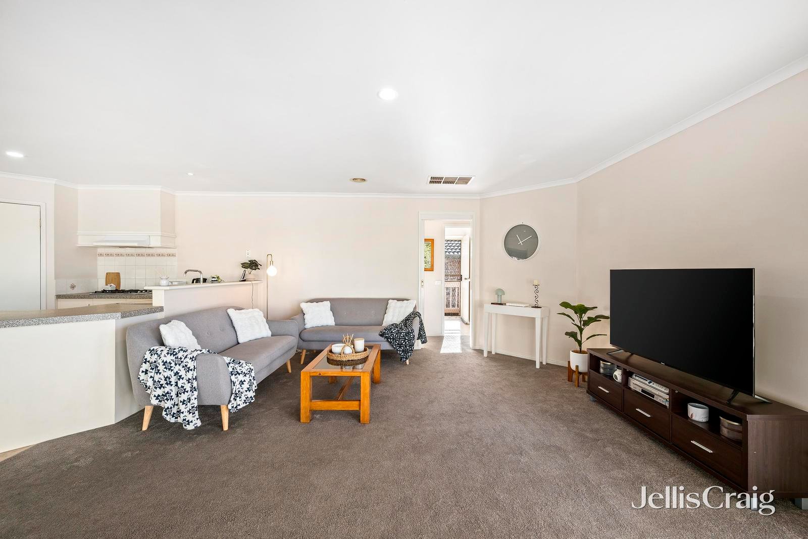 13 Chester Street, Lilydale image 6