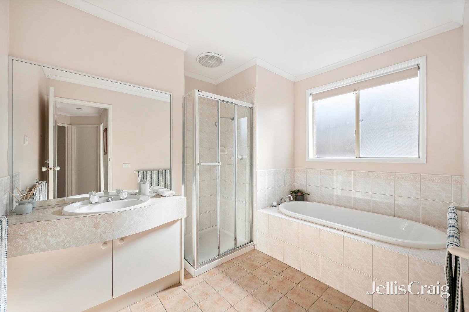 13 Chester Street, Lilydale image 15