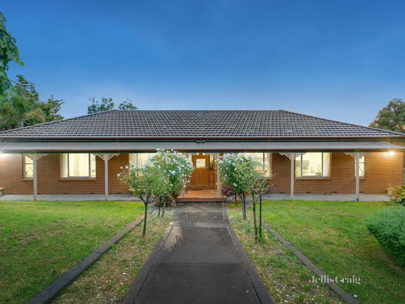 13 Chippendale Court, Templestowe image 1
