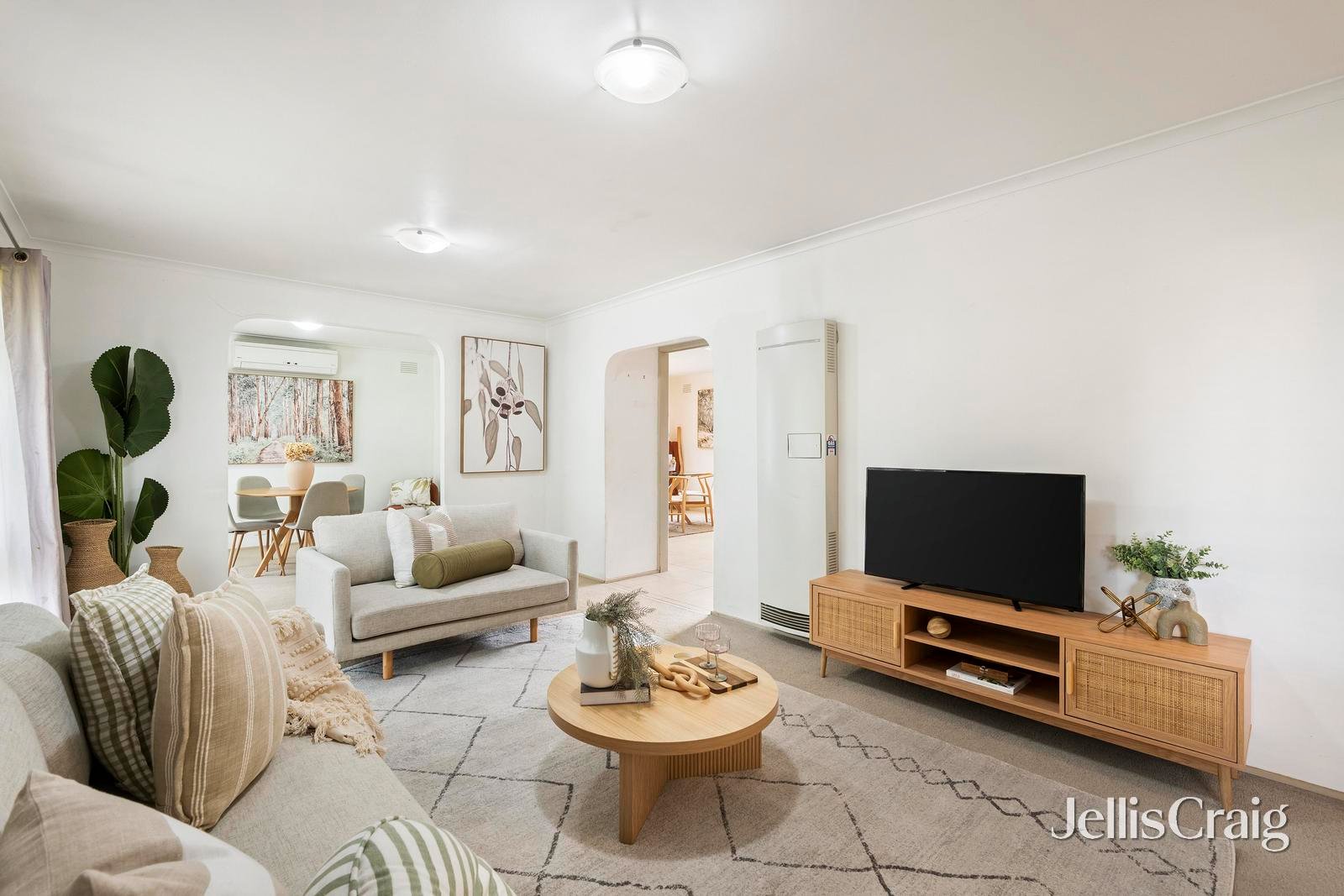 13 Churchill Drive, Mooroolbark image 2