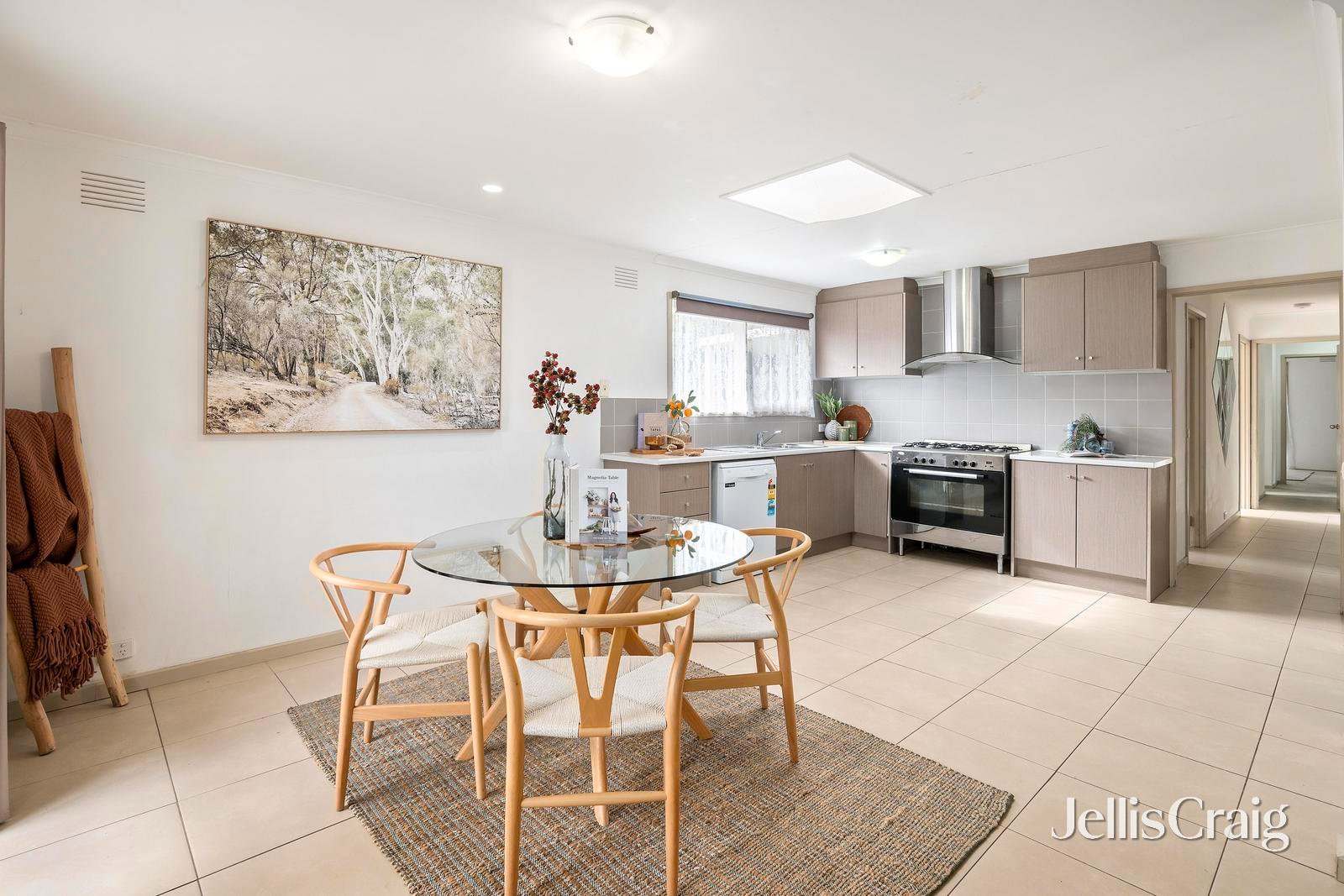 13 Churchill Drive, Mooroolbark image 4