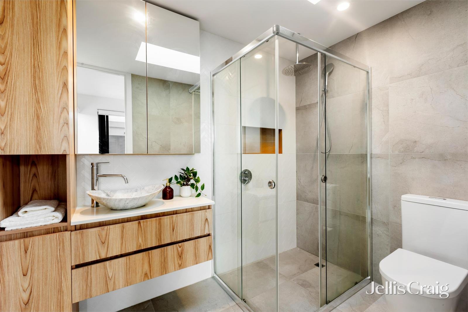1/3 Claire Street, Mckinnon image 9