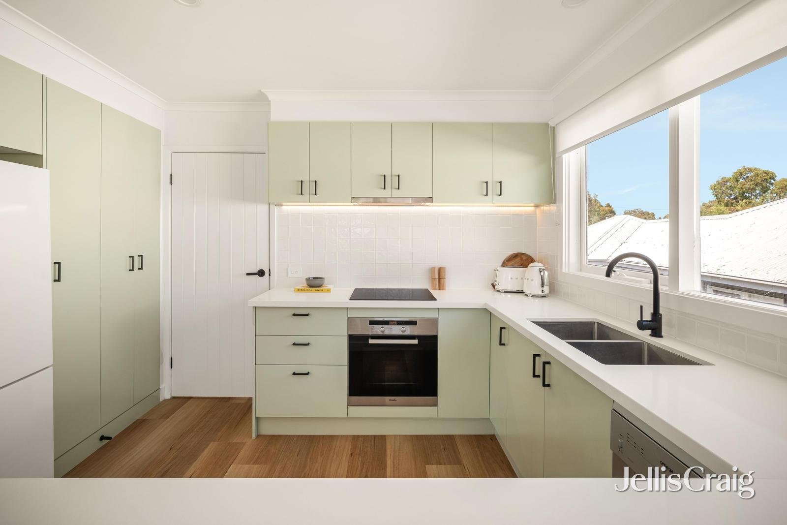 1/3 Clare Street, Parkdale image 5