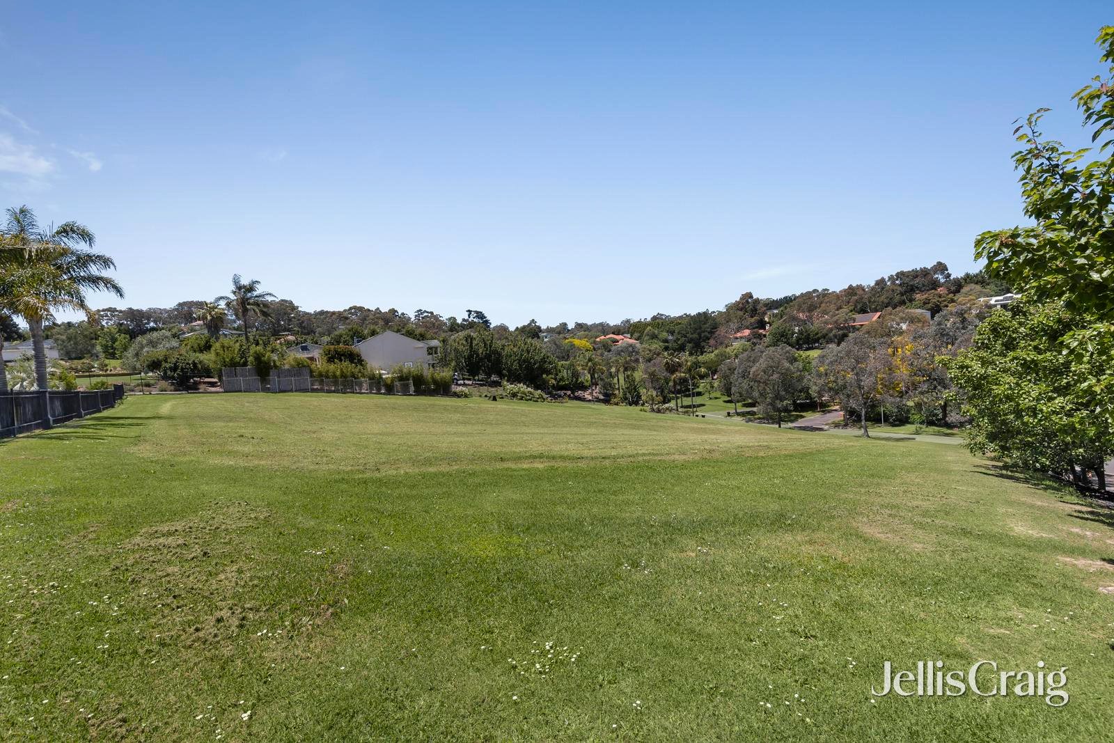 13 Clematis Court, Warrandyte image 2