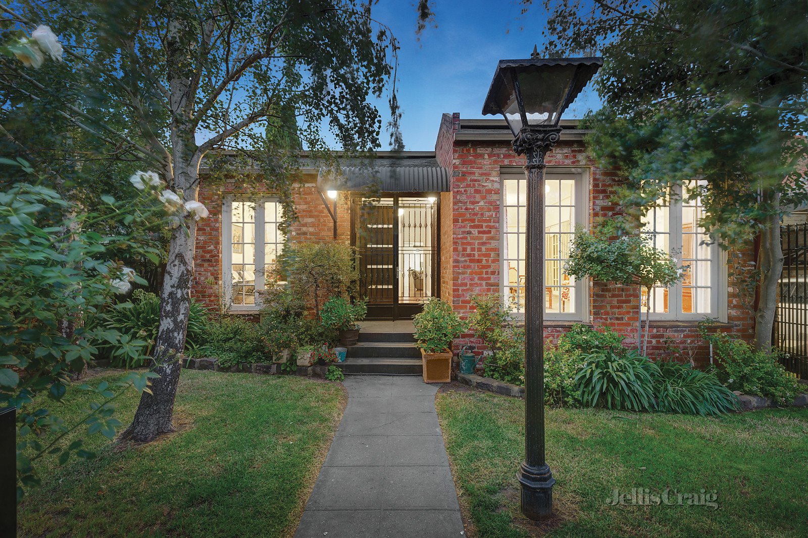 13 Cooke Street, Essendon image 1