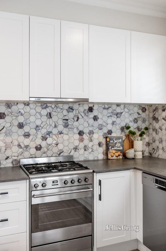 13 Cormick Street Street, Bentleigh East image 2