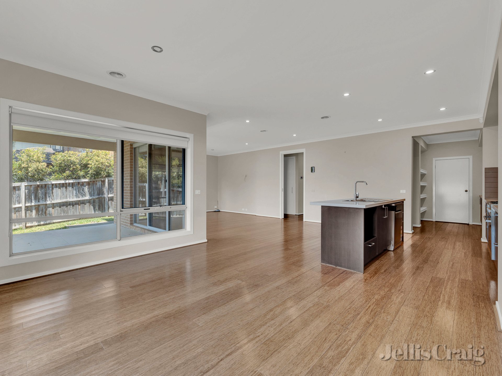 13 Crestwood Avenue, Macleod image 3