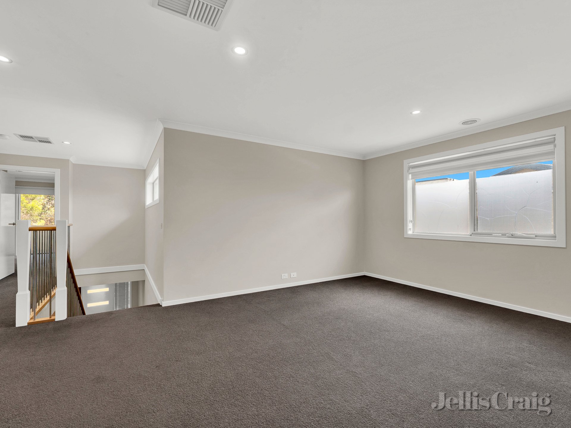 13 Crestwood Avenue, Macleod image 5