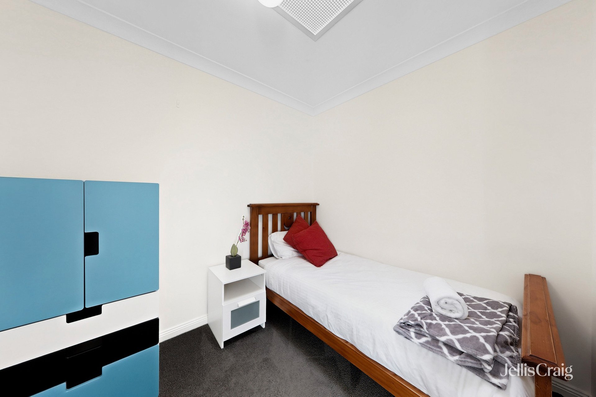 13 Davis Street, Kensington image 12