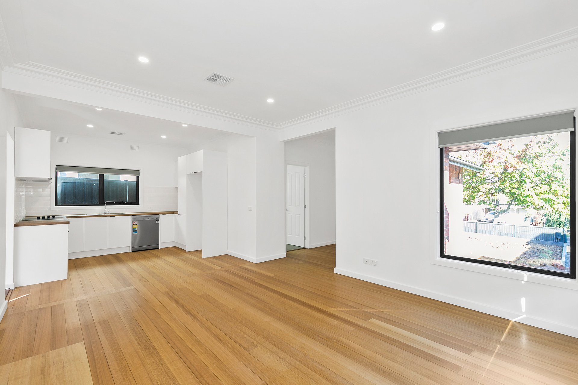 13 Deakin Street, Mitcham image 2
