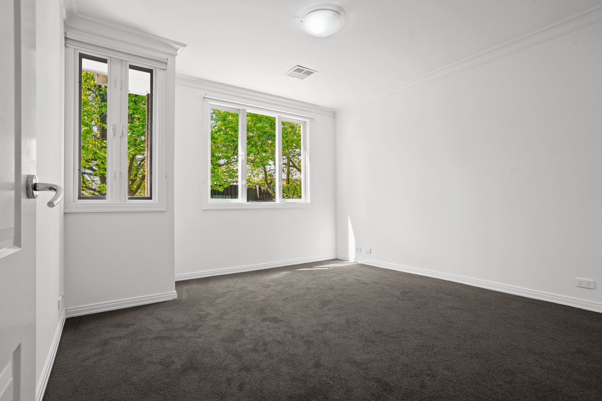 Property Gallery Thumbnail 4