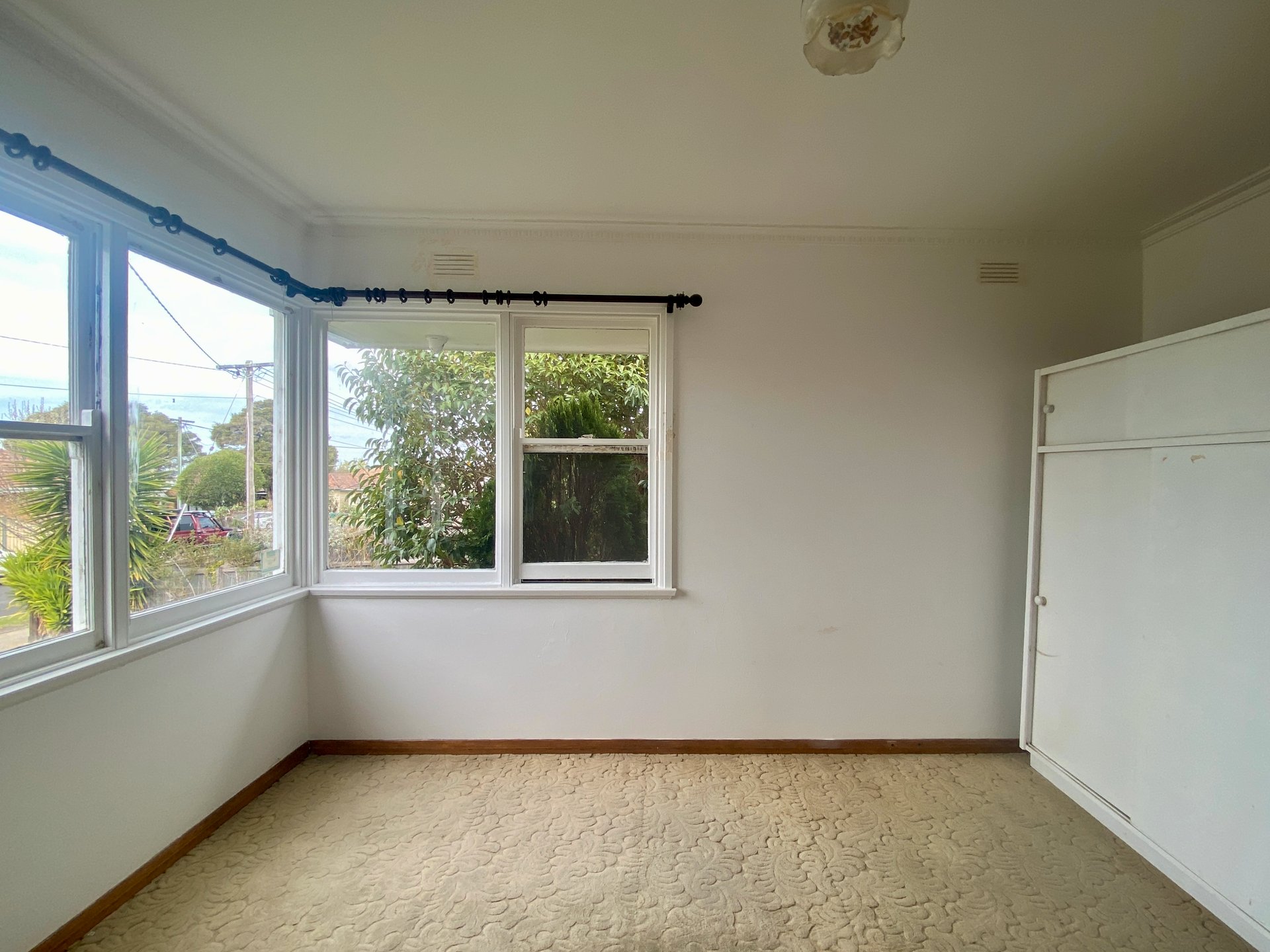13 Dean Street, Belmont image 4