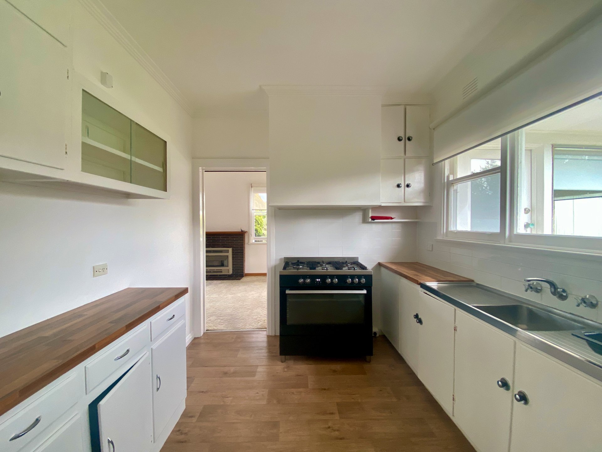 13 Dean Street, Belmont image 6