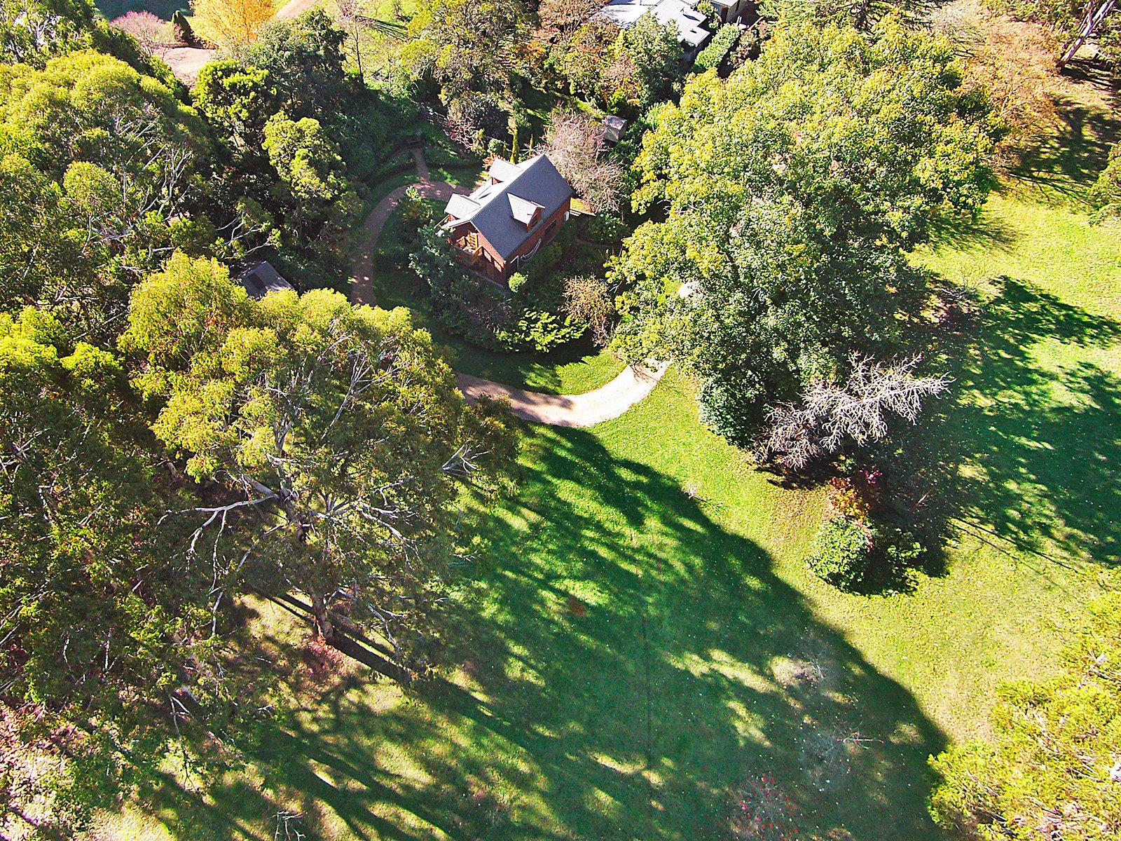 13 Devonshire Lane, Mount Macedon image 1