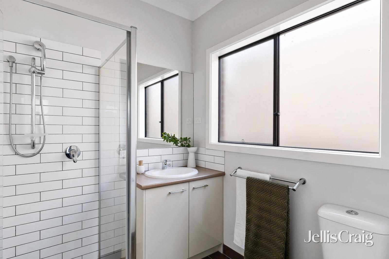 13 Divagate Avenue, Doreen image 9