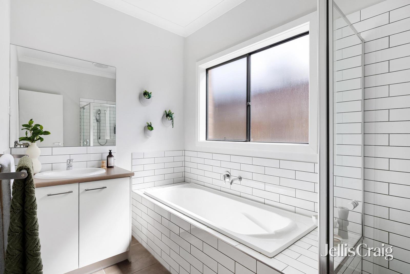 13 Divagate Avenue, Doreen image 12