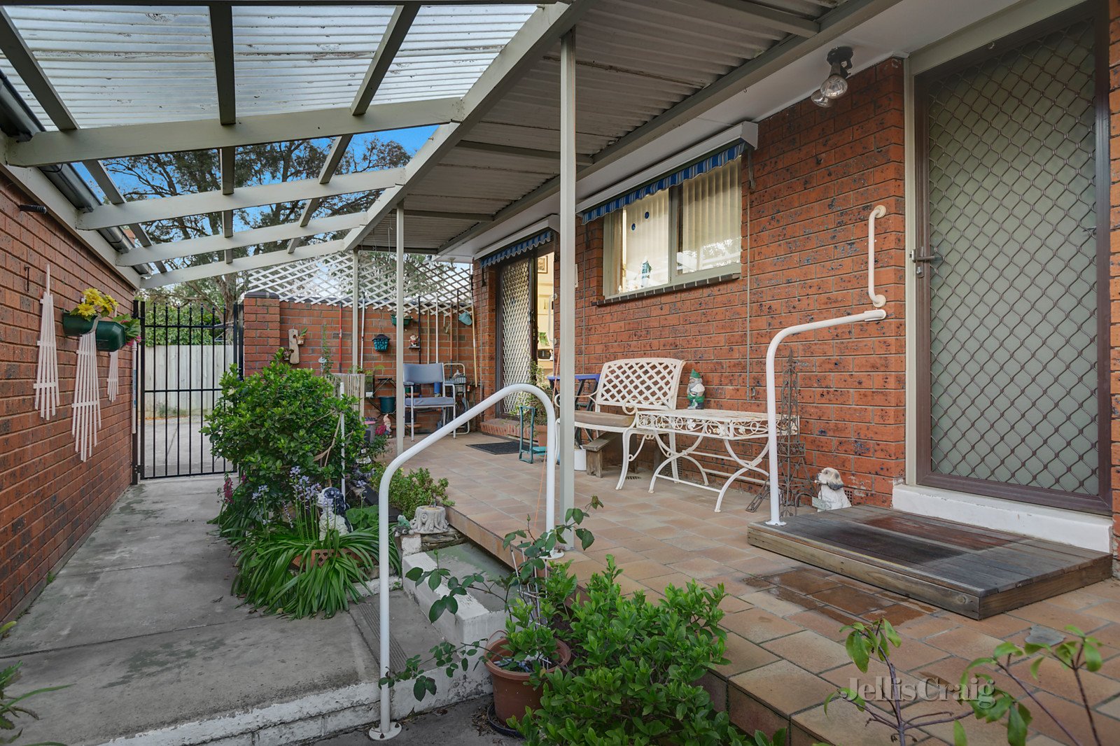 1/3 Dowle Street, Macleod image 9