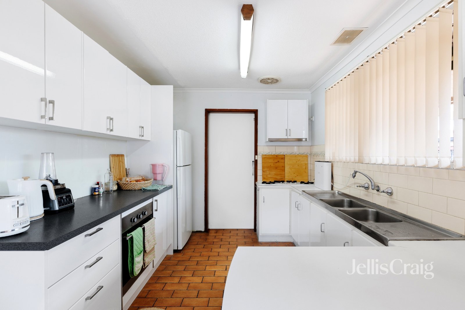 1/3 Dowle Street, Macleod image 2