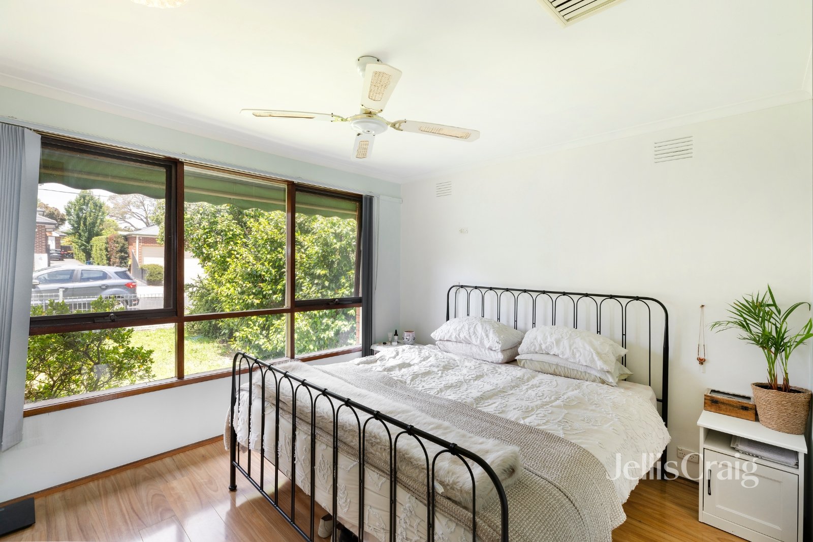 1/3 Dowle Street, Macleod image 7