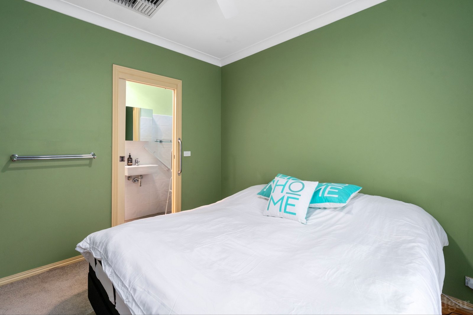 Property Gallery Thumbnail 7